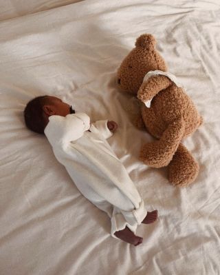 Skřítkovské overálky na e-shopu 🧸💛 #linamama #prodeti #promiminko #doporodnice #vybavicka #babyshower #darekpromiminko...